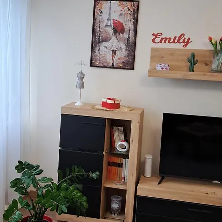 Апартаменты Emily Шальготарьян