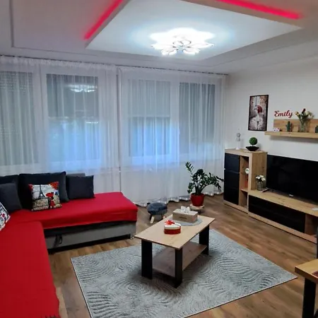 Emily Апартаменты *